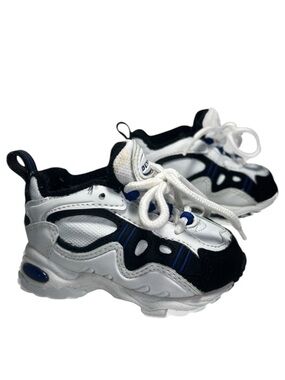 Dunlop Dry White and Black Toddler Sneakers size 4